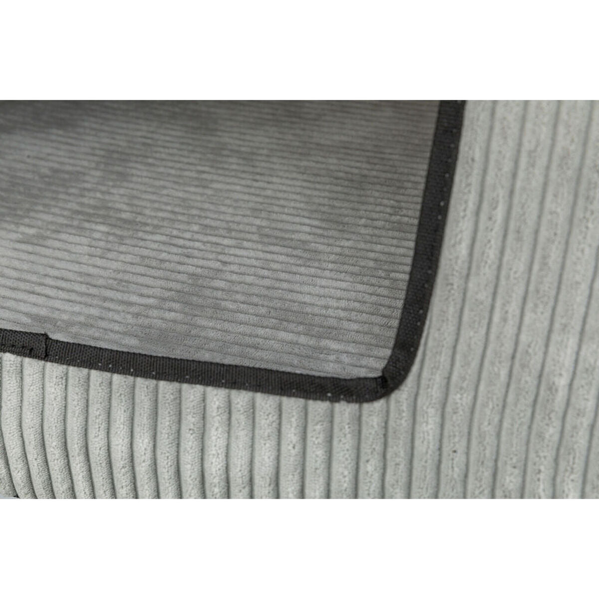 V5HDB24C25D323D26D6B884DEF935CDD3A2R7462955P9