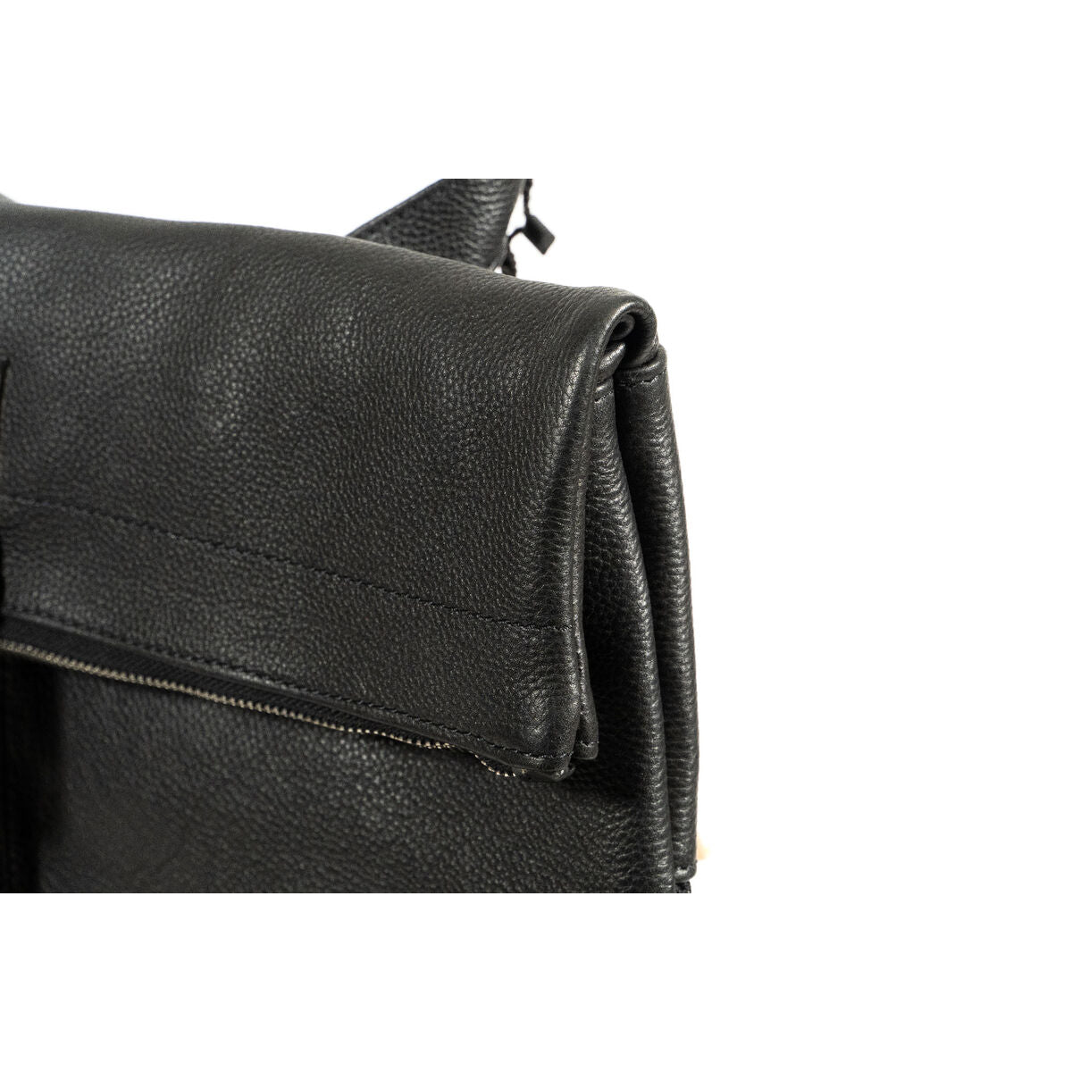 V3H8BF9217FF7B7747968BC377EE33F31E1R5658894P3